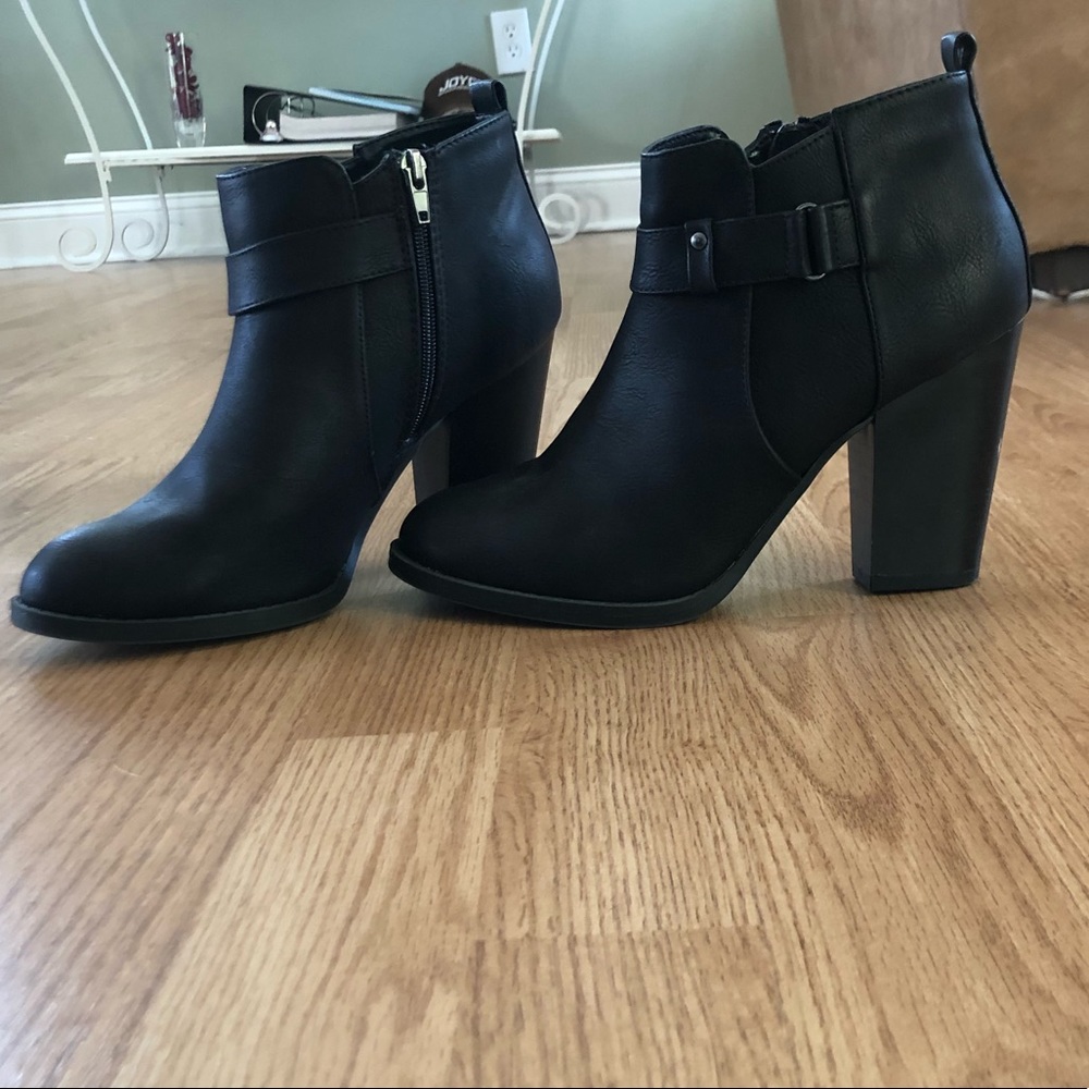 Booties NWOT - Picture 3 of 3